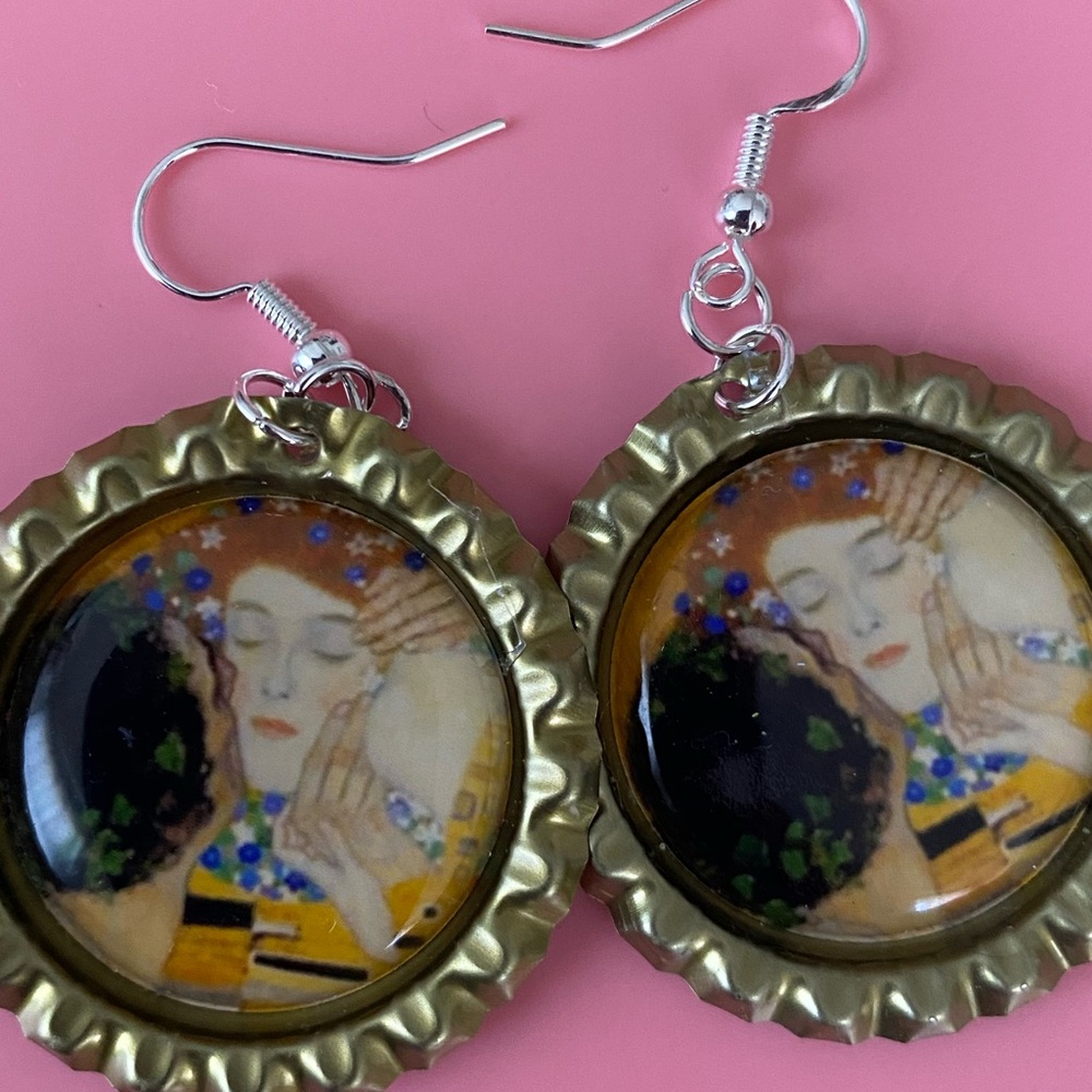 Gustav Klimt the Kiss Handmade bottle cap earrings.